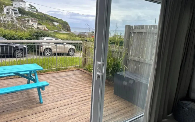 Sea View - 1min to Beach - Dog Friendly - 4 Guests