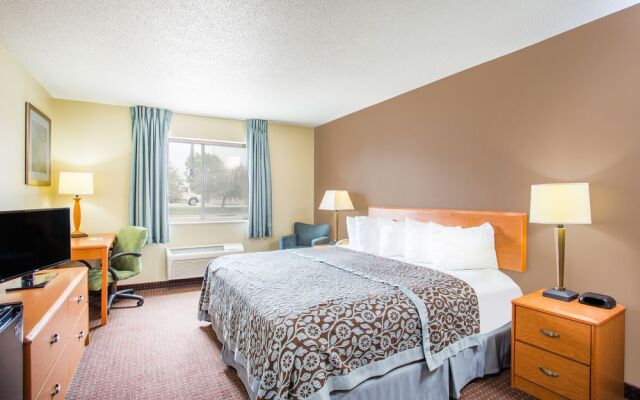 Days Inn Evansdale Waterloo