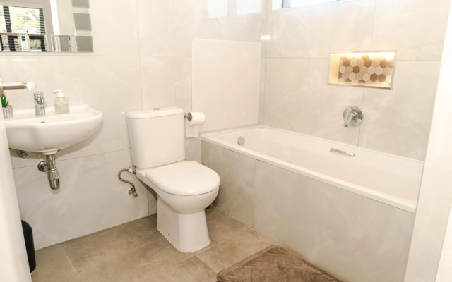 Modern 4 Sleeper Apartment