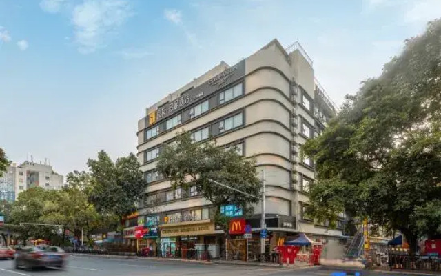 Liangyou Qicheng Hotel (Guangzhou Sanyuanli Branch)