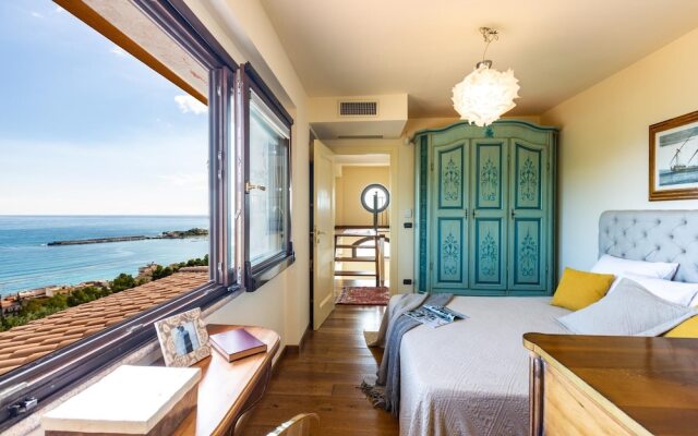 Giardini-naxos Beautiful Villa With Pool