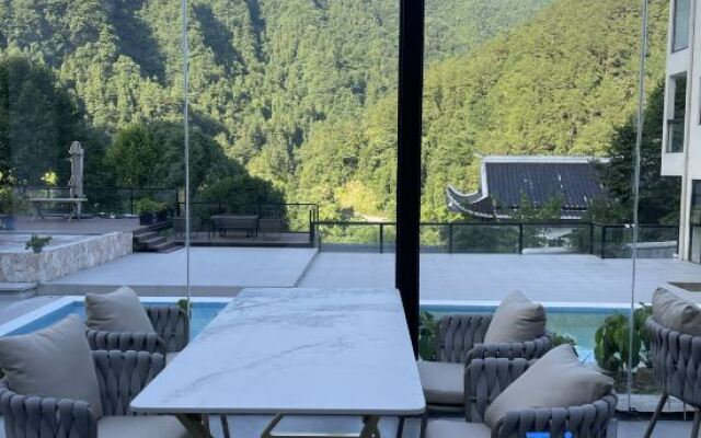 Shiye Shanju Hostel