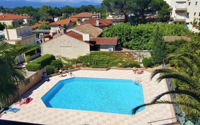 Somptueux deux pieces, entre mer & piscine !