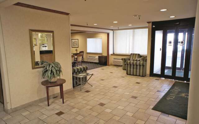 La Quinta Inn and Suites by Wyndham Cincinnati North