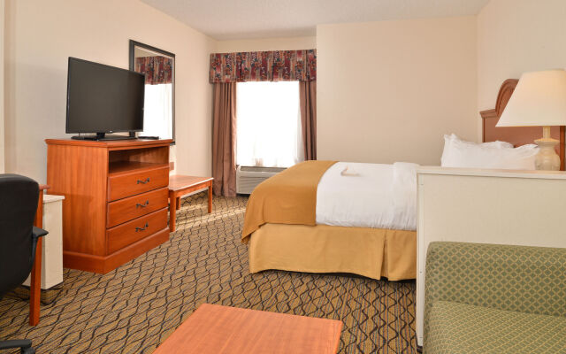 Quality Inn & Suites Jefferson City