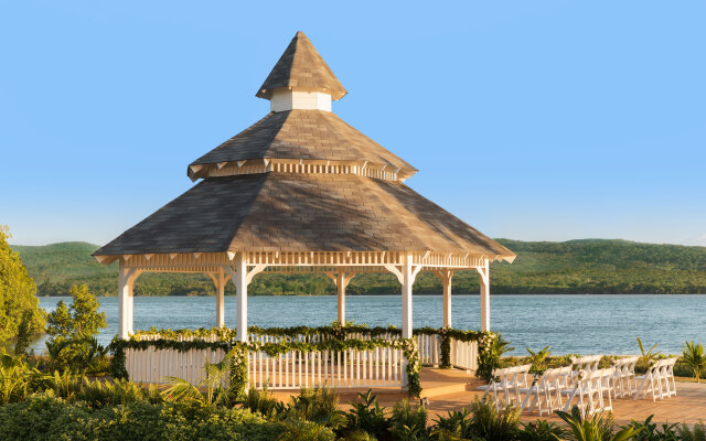 Excellence Oyster Bay