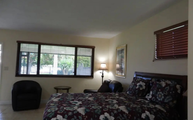 Shell Studios Hallandale Beach