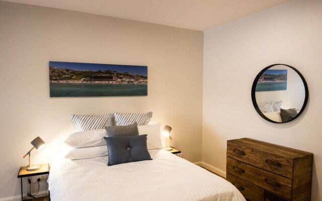 Wickham Newcastle Modern 1 Bed Apartment