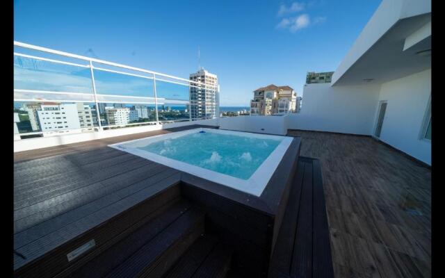 Sdq, Gym, Pool, 1br 2B, Downtown F7