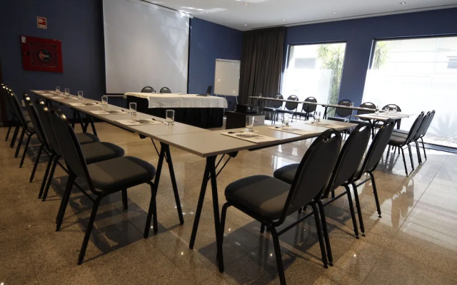 Hotel Feira Pedra Bela