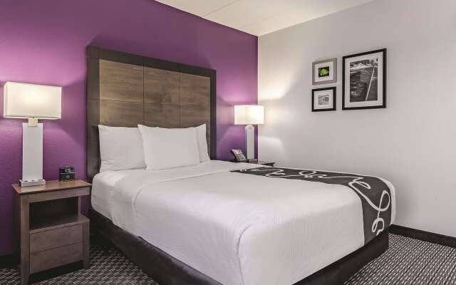 La Quinta Inn & Suites by Wyndham Warwick Providence Airport