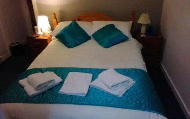 Strathcarron Hotel