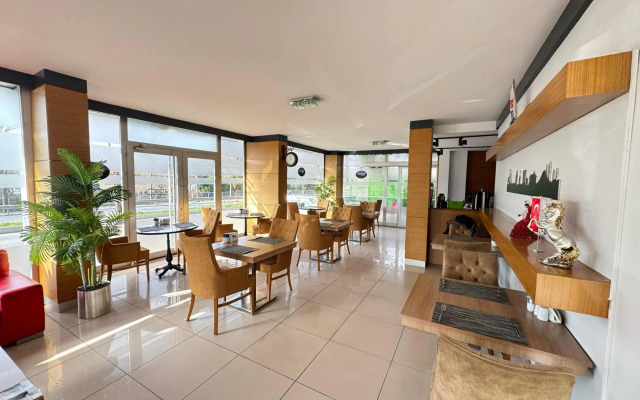 Lounge Boutique Hotel