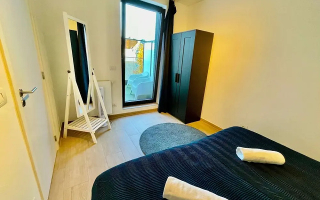 Modern 2BR 1.5 BA Near Diamond District by Oneluxstay