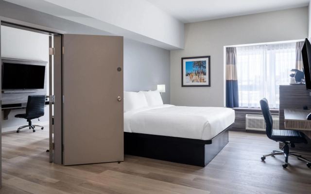 Microtel Inn & Suites by Wyndham Kanata Ottawa West