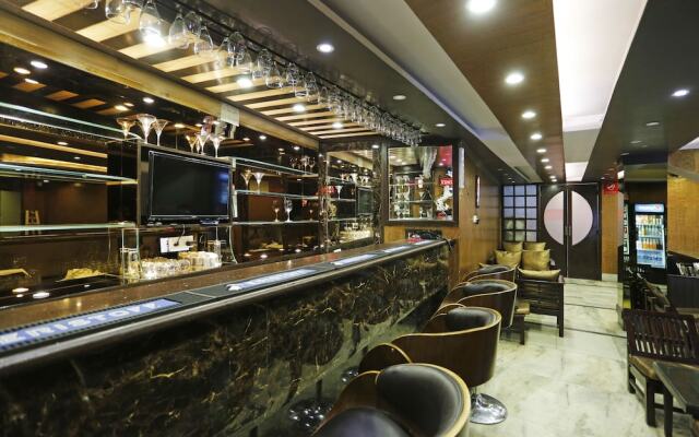 OYO Rooms 055 Mall Rd Tourism Lift