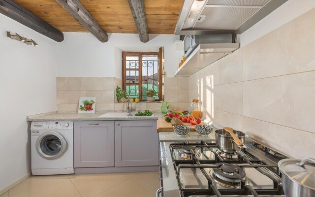 Beautiful Home in Kanfanar With Jacuzzi, Wifi and 7 Bedrooms