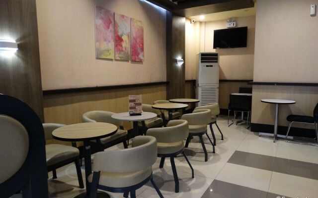 Hotel 99 Quiapo Manila