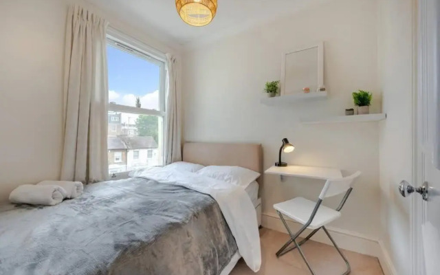 Kensington Olympia Apartment
