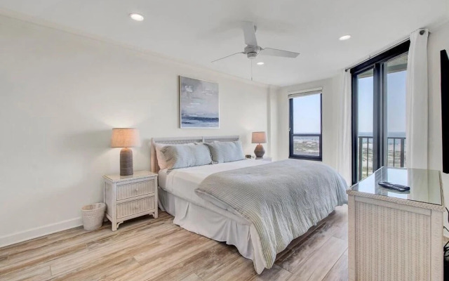 Summerhouse 305 by Wild Dunes, Oceanfront