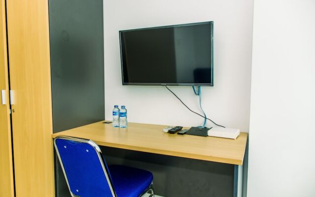 Fancy And Nice Studio At Tree Park City Cikokol Apartment