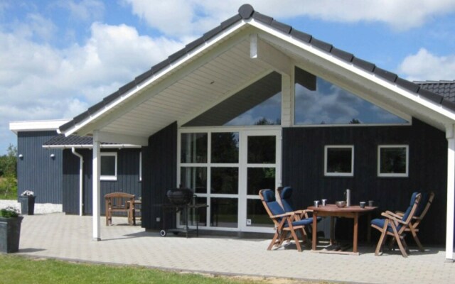 Spacious Holiday Home in Oksbol near Water Park