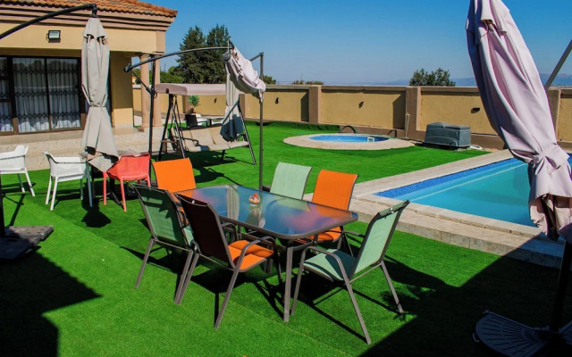 WoodMead Guest House & Events