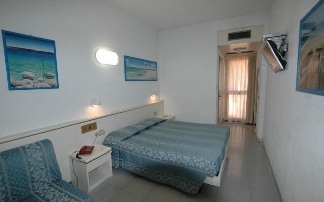 Hotel Crystal & Residence
