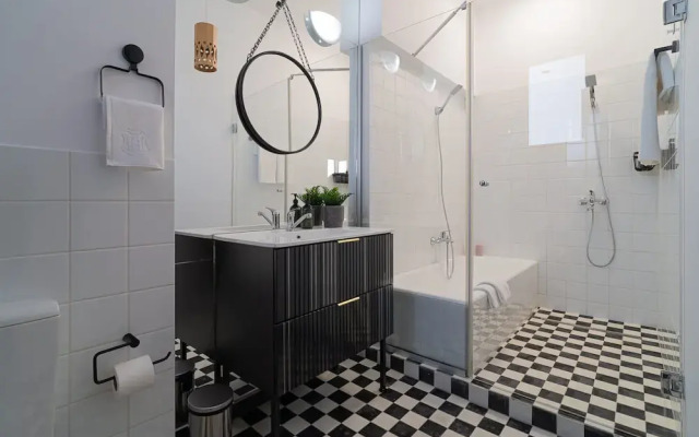 Spacious 3BR Atrium Penthouse Balcony Cismigiu
