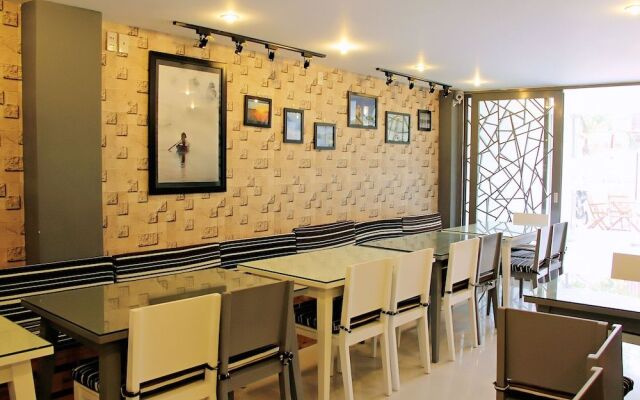 The Carnation Hotel Da Nang