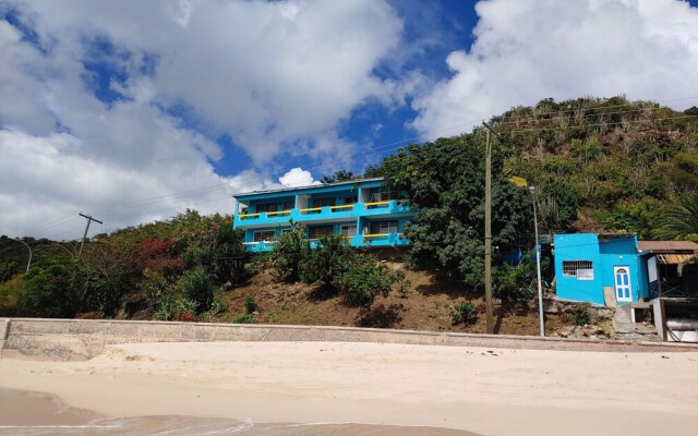 Orrie's Beach Bar Hotel