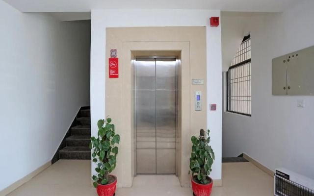 Hotel Azad Square by Oyo Rooms