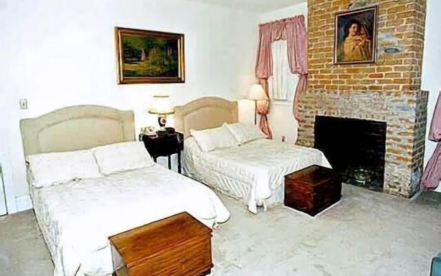 Fairchild House Bed & Breakfast