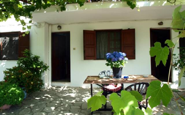 Paradeisos Double Room 6
