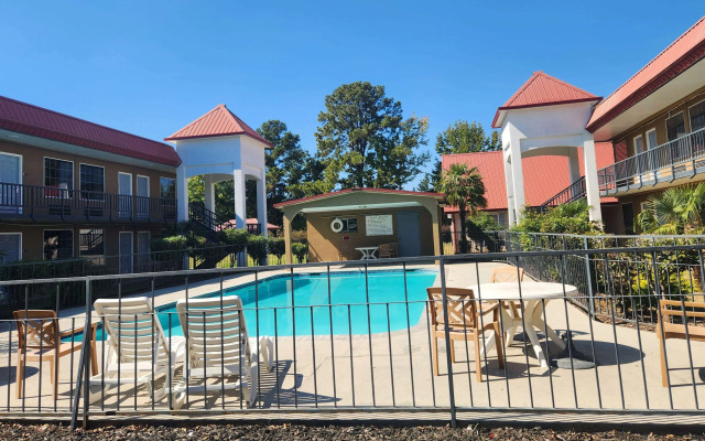 Days Inn by Wyndham Leesville