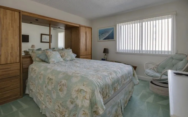 Capri 1710 - 2 Br Condo