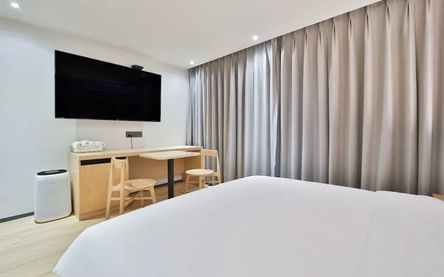 Custom Hotel