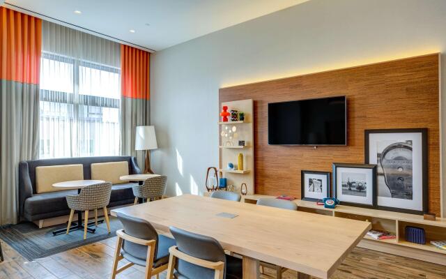 Hampton Inn & Suites Boston/Waltham