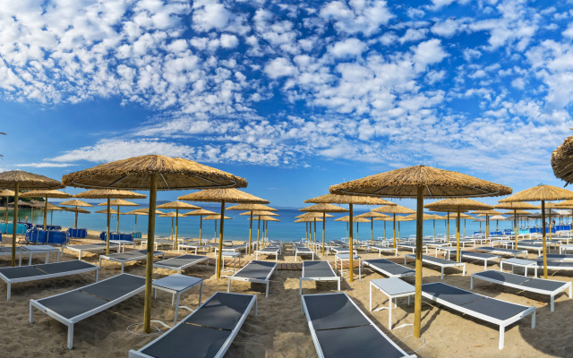 Lagomandra Beach Hotel and Suites