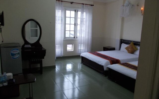 Gold Star Hotel