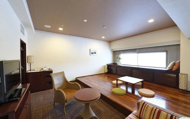 Spa Resort Hawaiians Monolith Tower