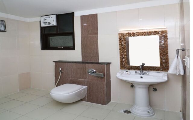 OYO 12780 New Hotel Rajwada