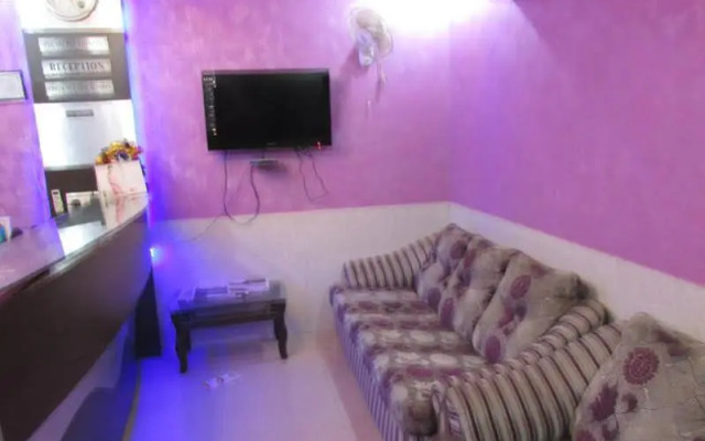OYO 36061 Om Residency