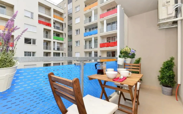 Laurel Bay Apartment