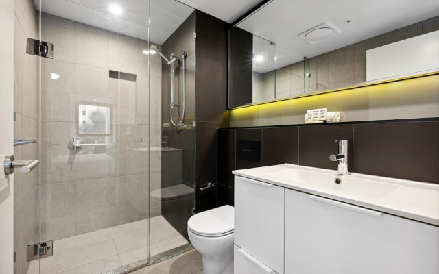 Cosy 2-bed With Pool, Bbq Area and Secure Parking – Bathroom – Brisbane