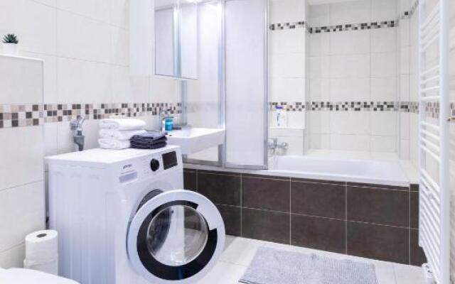 Brand New Märzstraße Apartment