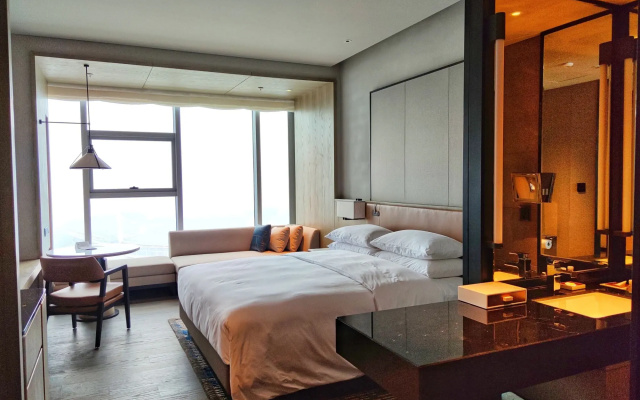 Courtyard by Marriott Luoyang