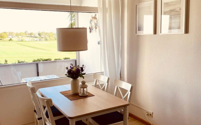 Ostseenest - Sonnige Ferienwohnung mit Ostseeblick