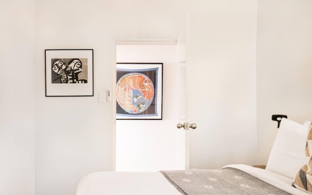 Waterfront Apartment Brimming With Inspirational Artwork