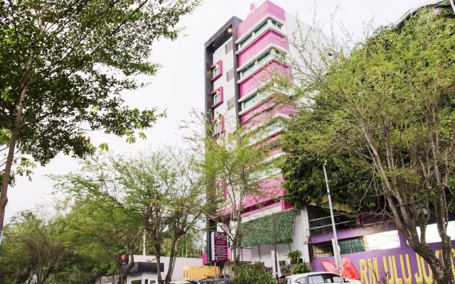 Capital O 454 Raising Hotel